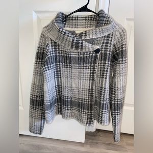 EUC - Christian Siriano Blouse Sweater - Size M